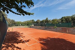 Maistra Select Amarin Resort