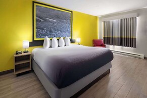 Super 8 by Wyndham Hazleton