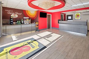 Super 8 by Wyndham Hazleton