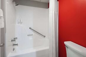 Super 8 by Wyndham Hazleton