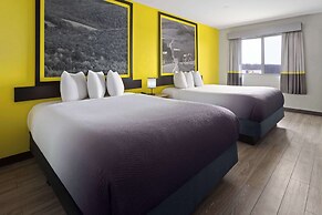 Super 8 by Wyndham Hazleton