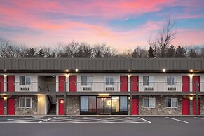 Super 8 by Wyndham Hazleton