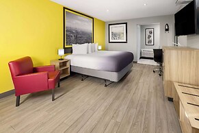 Super 8 by Wyndham Hazleton