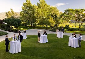 The Cove Lakeside Resort