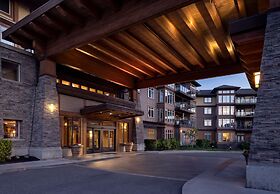 The Cove Lakeside Resort