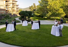 The Cove Lakeside Resort