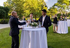 The Cove Lakeside Resort