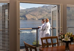 The Cove Lakeside Resort