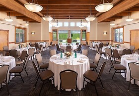 The Cove Lakeside Resort