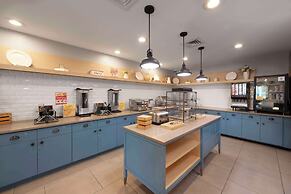 Country Inn & Suites by Radisson, Lake George (Queensbury), NY