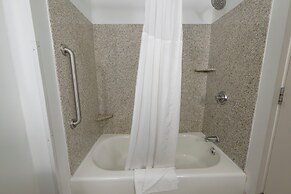 Country Inn & Suites by Radisson, Lake George (Queensbury), NY