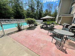 Country Inn & Suites by Radisson, Lake George (Queensbury), NY