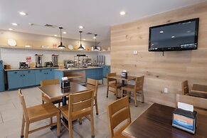 Country Inn & Suites by Radisson, Lake George (Queensbury), NY