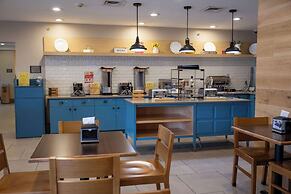 Country Inn & Suites by Radisson, Lake George (Queensbury), NY