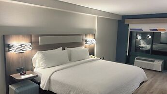 Holiday Inn Express Hotel & Suites Drums by IHG