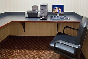 Holiday Inn Express Hotel & Suites Drums by IHG