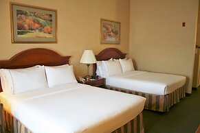 Holiday Inn Express Hotel & Suites Drums by IHG