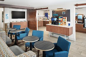 Holiday Inn Express & Suites Bellevue by IHG