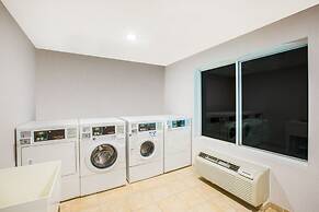 Holiday Inn Express & Suites Bellevue by IHG