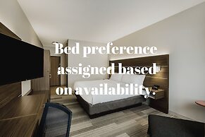 Holiday Inn Express & Suites Bellevue by IHG