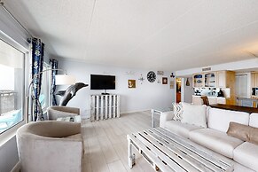 Island Echos Condominiums