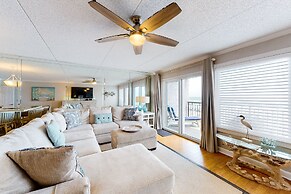 Island Echos Condominiums