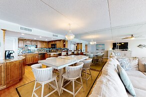 Island Echos Condominiums