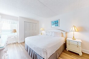 Island Echos Condominiums