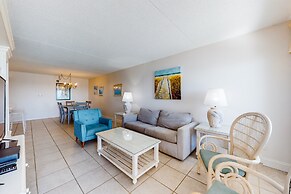 Island Echos Condominiums