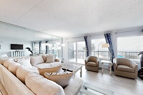 Island Echos Condominiums