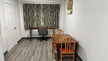 Hitching Post Studios Inn