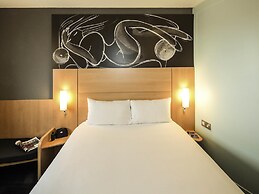 ibis Reading Centre