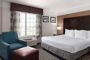 La Quinta Inn & Suites by Wyndham Bakersfield North