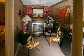 Woodstock Inn B&B