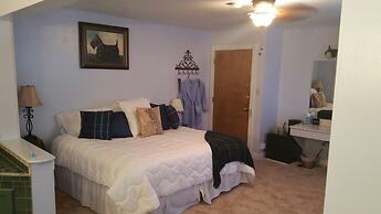 Woodstock Inn B&B