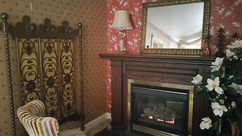 Woodstock Inn B&B