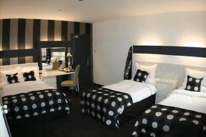 Inn On The Prom Hotel