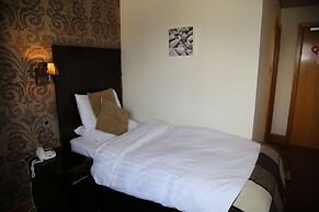 Inn On The Prom Hotel