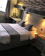 Inn On The Prom Hotel