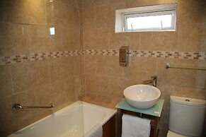 Inn On The Prom Hotel