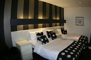 Inn On The Prom Hotel