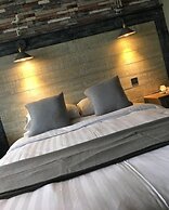 Inn On The Prom Hotel