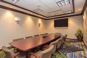 Holiday Inn Express and Suites Springfield Medical District by IHG