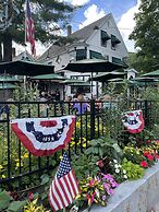 Woodstock Inn Station & Brewery