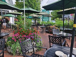 Woodstock Inn Station & Brewery