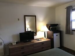 Colonial Inn Dyersville