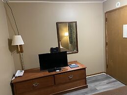 Colonial Inn Dyersville