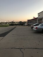 Colonial Inn Dyersville