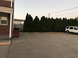 Colonial Inn Dyersville