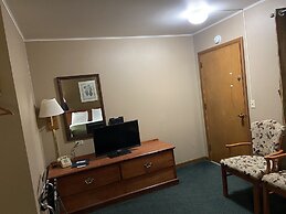 Colonial Inn Dyersville